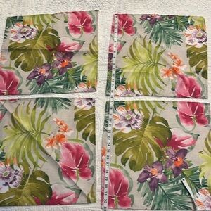 8 tropical print napkins